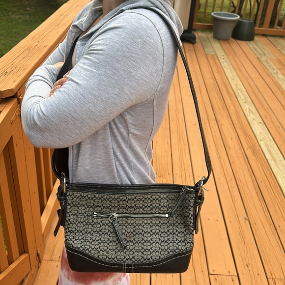 Coach F10945 Soho Hamptons Signature Mini Adjustable Shoulder Bag Black - Picture 9 of 16